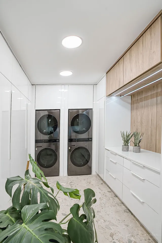 Dressing room & marble bathrooms, by Twice The Style