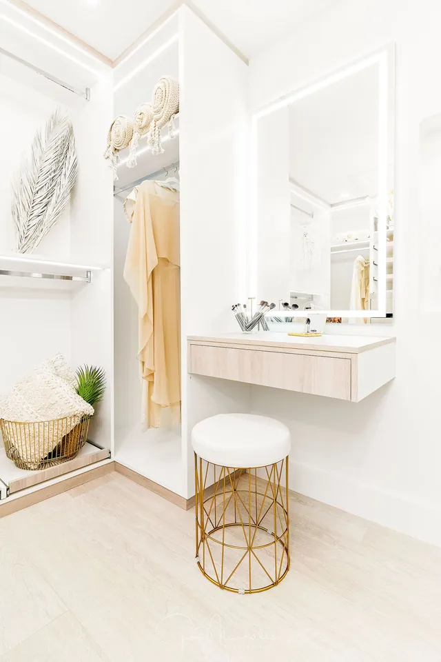 A dressing room, by Twice The Style