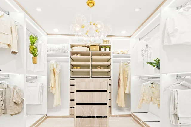 Closets by Twice The Style