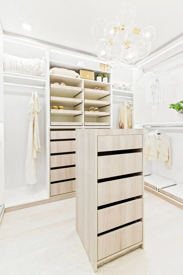 A dressing room, by Twice The Style